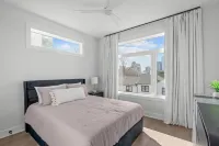 Spacious 4 Bedroom House in Charming Downtown Raleigh with Amazing Views! - balcony
