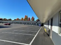 Glengarry Extended Stays - parking