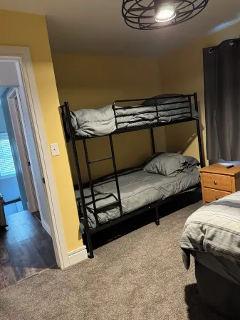 Charming 3-bedroom River/Lake Accessible House across from Clemins River Resort