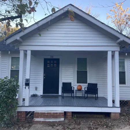 Masters Rental! Charming 2-bedroom house with AC and WiFi in lovely Augusta