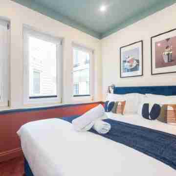 Chambers Residence | 2BR | Opulent Character Rooms