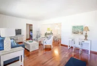 The Hibiscus Haven~ centrally located near hospital/ downtown Stuart