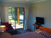 Lakefront Fantail House