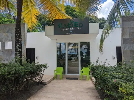 Playa Blanca Resorts Completely Renovated Condo Luxury Resort, Top Floor 626 Отели рядом с достопримечательностью «Playa Farallón»