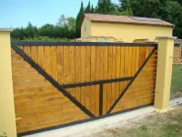 House with terrace, Avignon festival 12km away, Spirou park and wave island Hotels in Le Thor