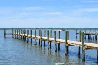 Sandy Gem- Waterfront Cottage w/ Sunset Views & Private Dock