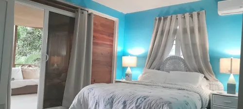 Perfect Peaceful Piece of Paradise! Very Spacious and Relaxing Space. Hotels in Saint Sylvans