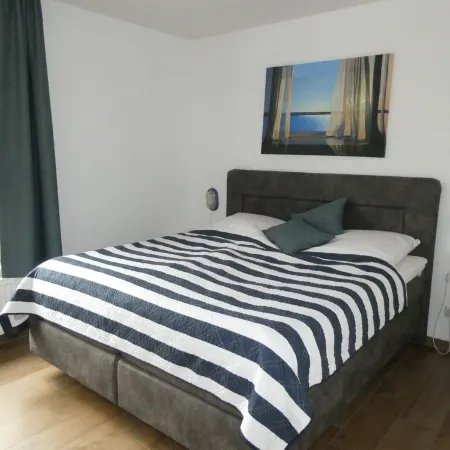 sunny 2 rooms apartment with balcony and a view to the Salzhaff