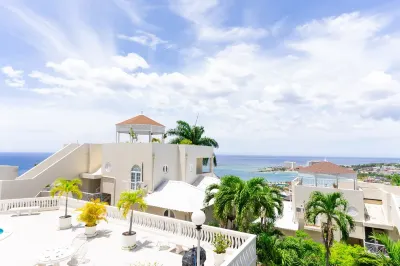 Hilltop Panoramic Seascape โรงแรมใน