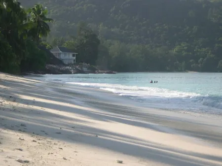 Beachfront Creole villa with incredible ocean views and private plunge pool Отели рядом с достопримечательностью «Ансе Лацио»