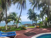 Charming 1-bedroom in Tower Isle St Mary: AC, WiFi, pool, and a serene retreat. Hotel a 