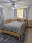 10 min from airport, 3 min from bacob eco park Hotels in Ladyville