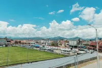 Large and Elegant 3 Bedroom Apartment