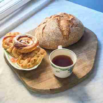 Perfect location, cosy and stylish and with one of the largest bathrooms i town Dining/Meeting Rooms