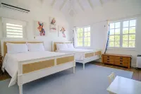 The Captain's House 3 Bed Villa with pool, gardens, peak & ocean views Отели в г. 