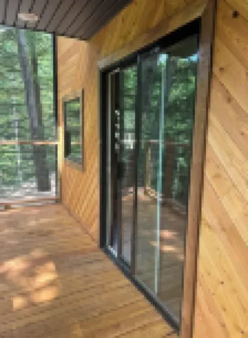Tree House + Wi-Fi +kitchen +bathroom +2 bedrooms