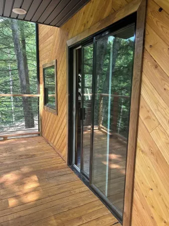 Tree House + Wi-Fi +kitchen +bathroom +2 bedrooms