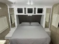 Comfortable RV_Self Check-in, freeWIFI, Free parking, full kitchen, bathroom.