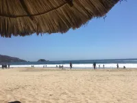 Spectacular Oceanfront Ixtapa Villa...Steps to a Clean, Powdery-Soft Beach! - maisons de vacances