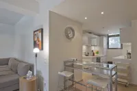 Sea Breeze Spacious Apt near Vouliagmeni Beach