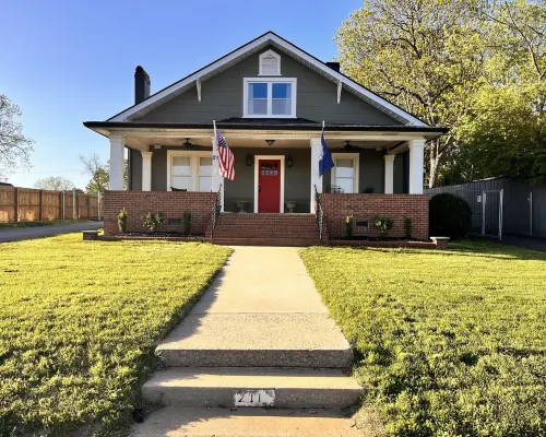 Historic Downtown Easley Home โรงแรมในอีสลีย์