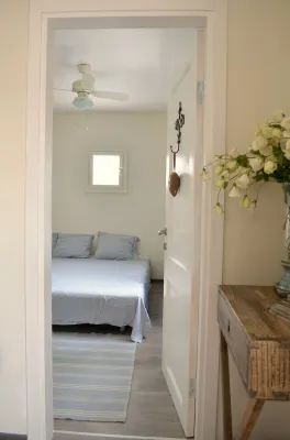A Roof Top Beautiful Apartment with Sun Bathing Porch, No Elevator. Hoteles en 