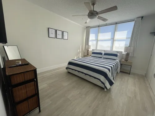 Eclectic Easeful Stay At The Keys!