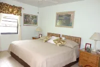 Private Paradise in Gated Buccaneer Bay Estates on Shoys Beach Road Hotels in East End