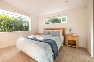 ONETANGI SEAVIEWS | Be My Guest