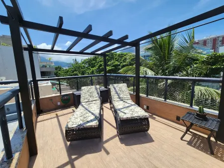 AP Pepê Jacuzzi/solário Отели рядом с достопримечательностью «Sao Conrado»