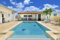 Sunny Palm Beach Villa - 3 min from beach