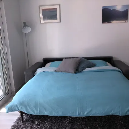 Stunning, fully refurbished apartment in small, exclusive complex with pool