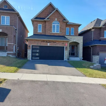 Modern 5-bedroom house close to Ski and Forest Trails