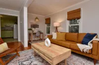 Walk Everywhere! Location Between Broadway and Racetrack