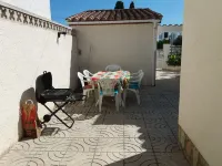 Charming house 15mn walk from the beach, quiet area,