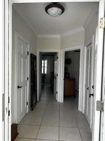 Beautiful, centrally located, short drive to beaches and stores.