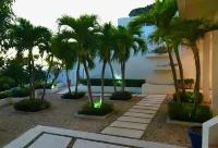 Top of Pelican Key! Spectacular sea views, near beaches, Wifi, parking, private