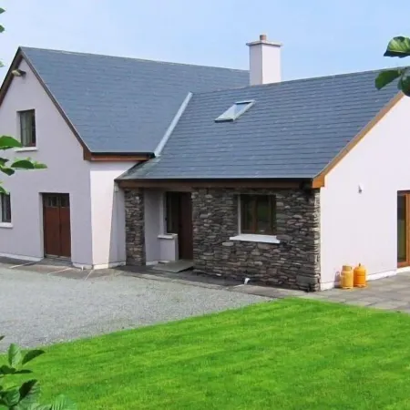 Wonderful Sea Views, Walks, Hiking, Beaches, Fishing, Family Friendly, WiFi