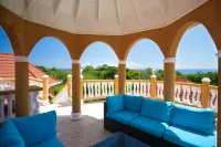 The Palms at Galina *Luxury Rental* Fully Staffed Hotels in Galina