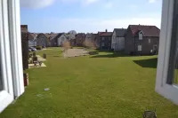 2 Bedroomed cottage on The Bay, Filey with on-site gym and swimming pool