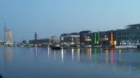 Direct view of the New Harbor, the marina and the Kaiser Harbor