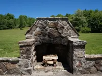 SPACIOUS and PRIVATE renovated farmhouse for the whole family Hotels in Sunapee
