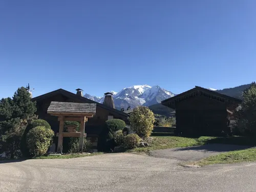 On the outskirts of Megève, 2 1/2 rooms 45M2, sleeps 4 with garden/terrace