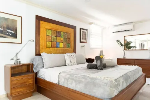 Blessed Home! Perfect location, private with pool