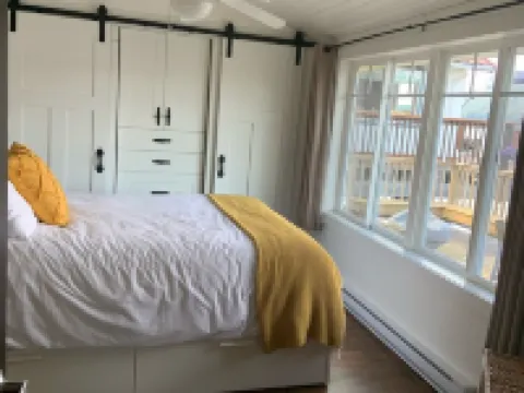 Welcome to the Ocean Front Cowibbean Cottage Hotels in Cowichan Bay