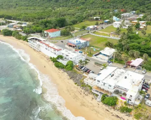 Cozy Studio Type Apartment across Jobos Beach, Isabela. WIFI & A/C. Hotels in Bajura