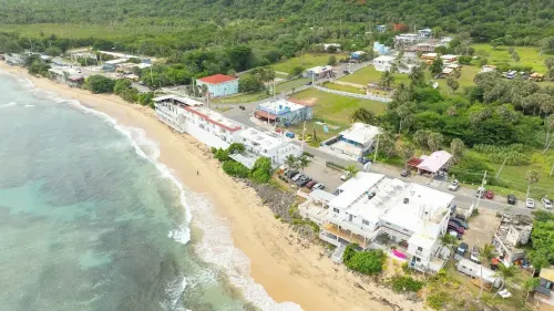 Cozy Studio Type Apartment across Jobos Beach, Isabela. WIFI & A/C.