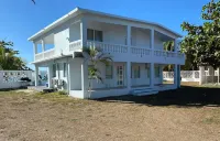 Beachfront Bliss: Spacious 5-Bedroom, 2-Bath Escape with Stunning Ocean Views Hotel di Rio Jueyes
