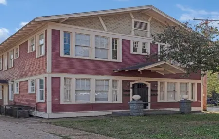 Cozy Historical 1 Bedroom Apartment Отели рядом с достопримечательностью «R. W. Norton Art Gallery»