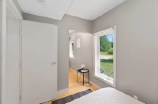 Beautiful Modern home peaceful location